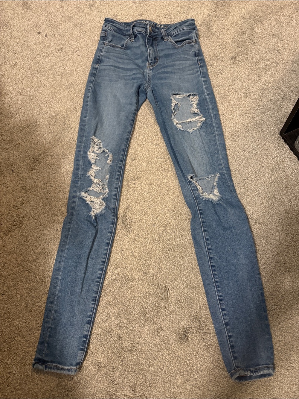 American Eagle Ripped Skinny Jean